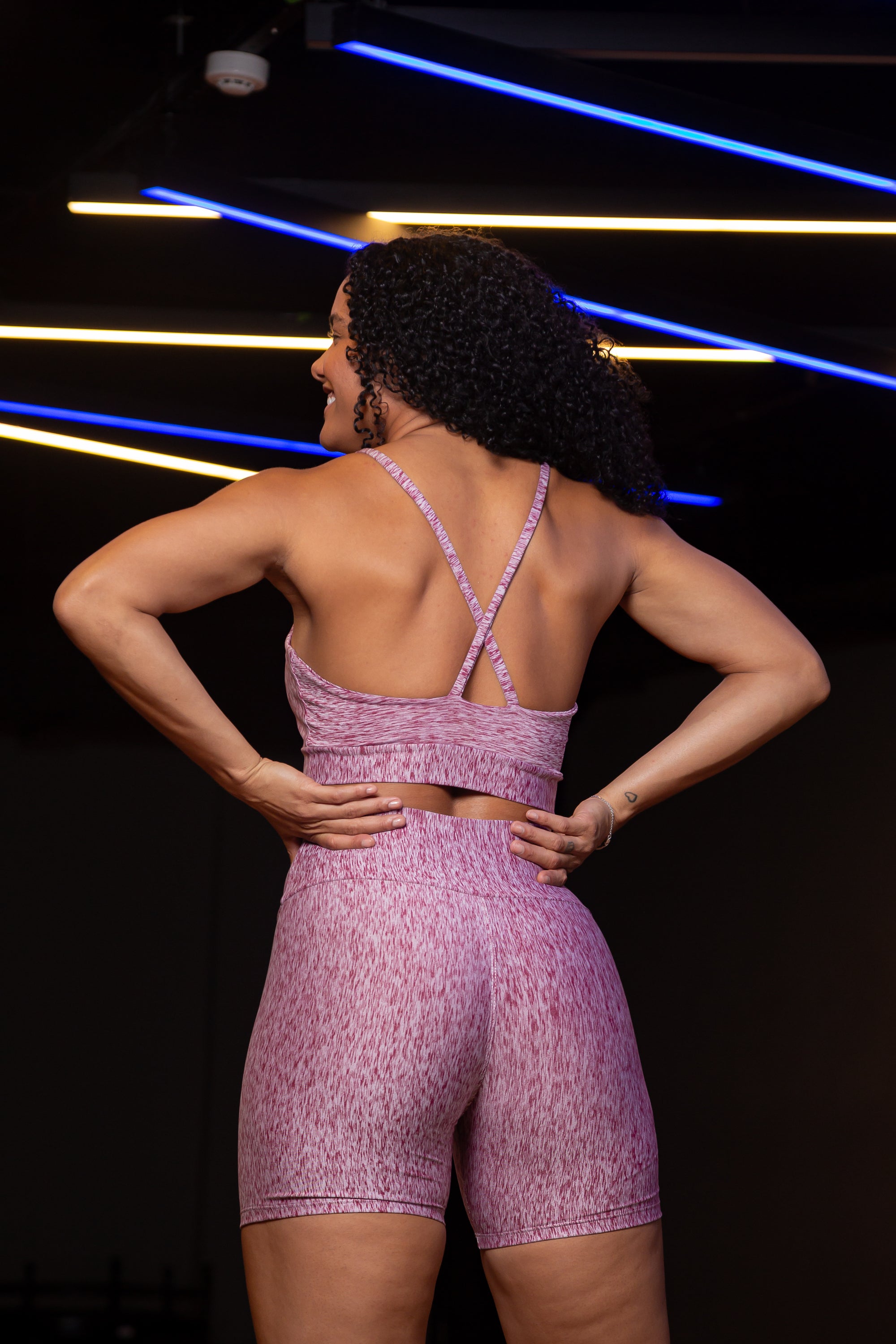 Conjunto Fitness Feminino com Short em Poliéster Leve